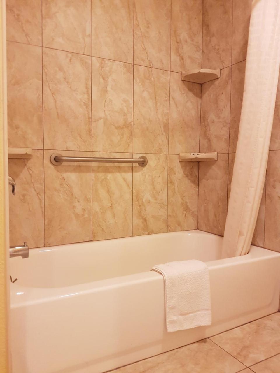 Travel Haven Motel Генфорд Екстер'єр фото