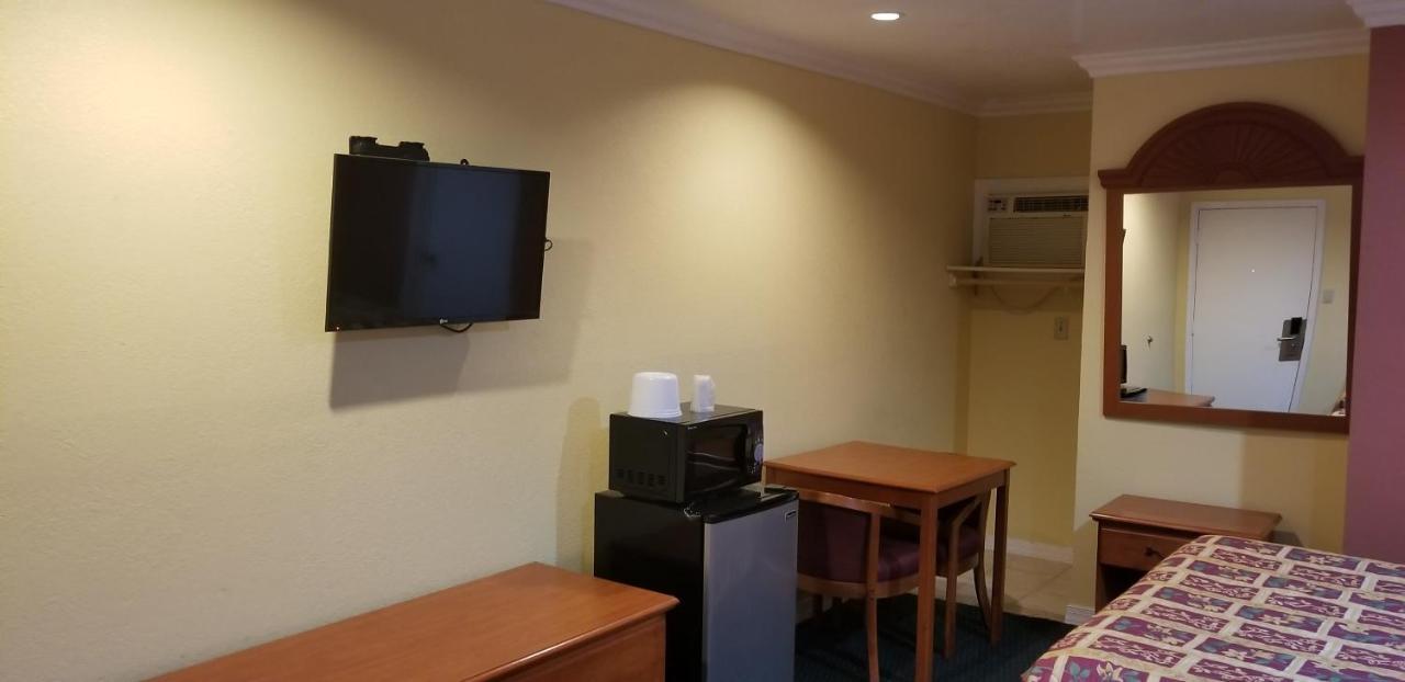 Travel Haven Motel Генфорд Екстер'єр фото